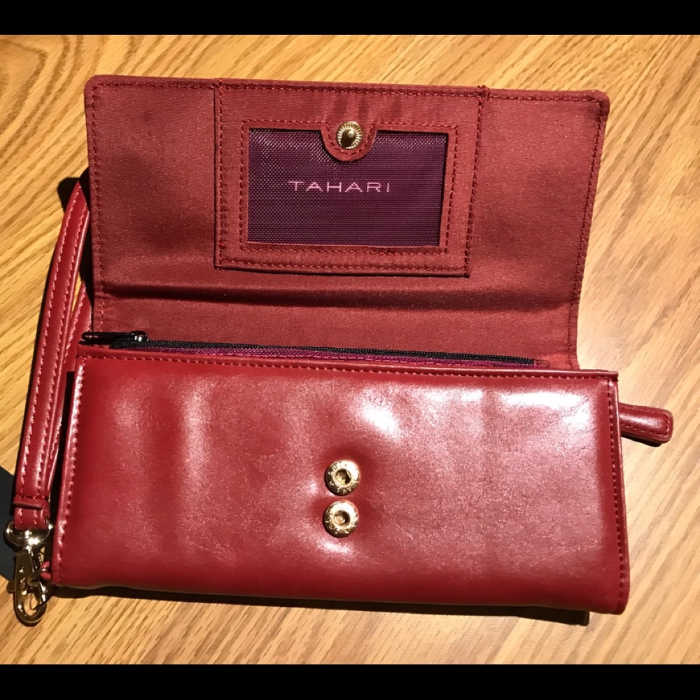 TAHARI Red Trifold Calf Clutch Wallet Wristlet NWT - Picture 3 of 5